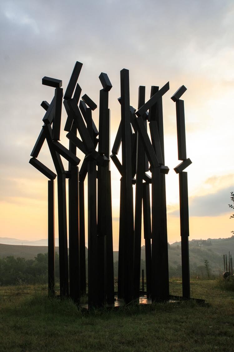 “Ombre della sera—la foresta in cammino” di Virginio Ferrari, dedica della scultura monumentale in occasione del Centenario della Snia Viscosa di via Prenestina, Roma